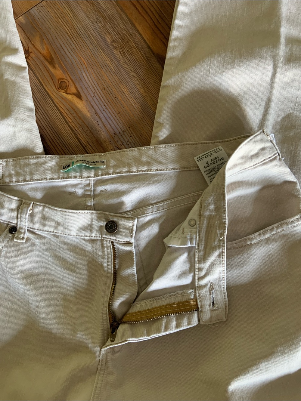 Lee Jeans Relaxed Straight Leg At The Waist size 18W - Picture 10 of 12
